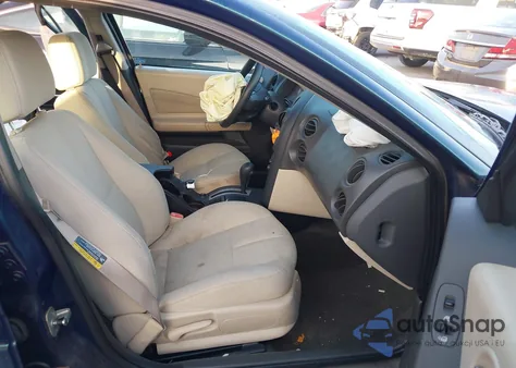 2005 Pontiac Grand Prix from USA, damaged, VIN 2G2WP522251173066